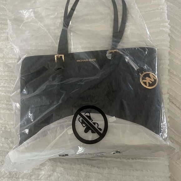 New with tags Michael Kors Jet Sest Travel Medium Double Pocket Tote black